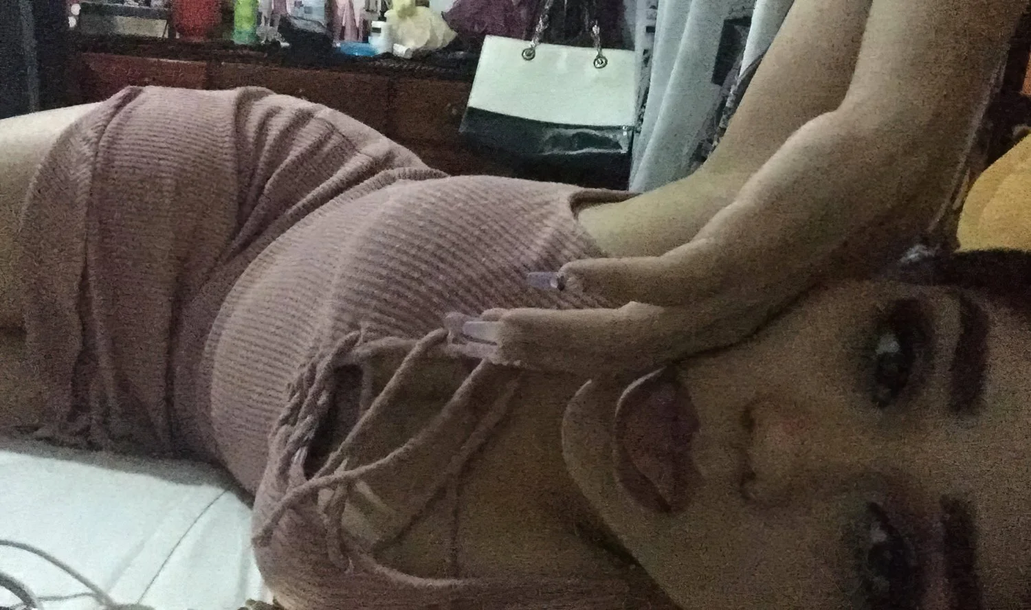 Prima me manda fotos en tanga image 2