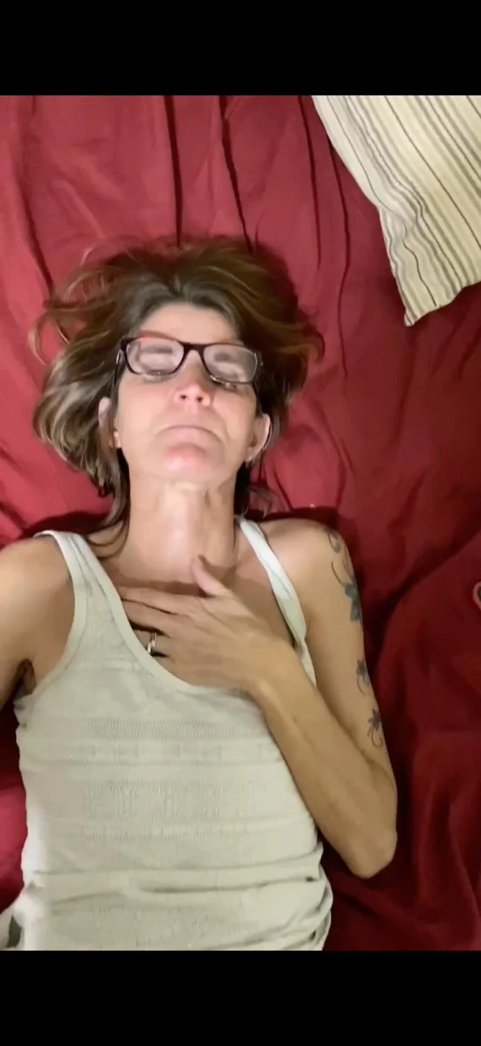 Skinny wife creampied while getting ready to go to bed image 3