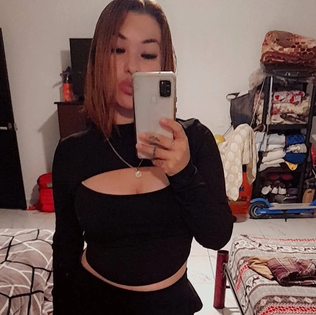 otra amiga de mi mamá que próximamente me voy a coger, quieren que la grabe a la perra? image 2
