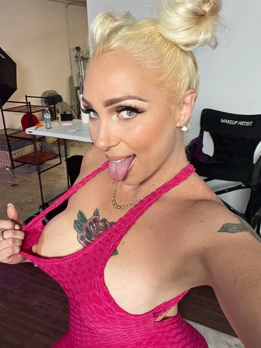 Alexis Andrews🔥 main image