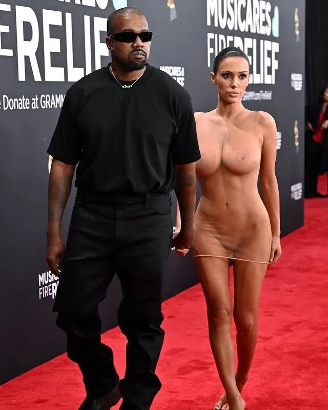Mulher de Kanye West's, Bianca Censori Nua No Grammy image 8