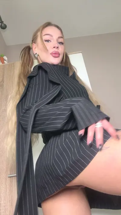 🔞 stunning fat ass deepthroat horny nude squirt 🫦😈 Check my OF cover image
