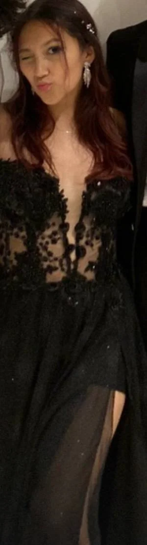 Cornudo me manda a su novia para exhibir como se la coje otro, sus novias al dm disfruten image 2