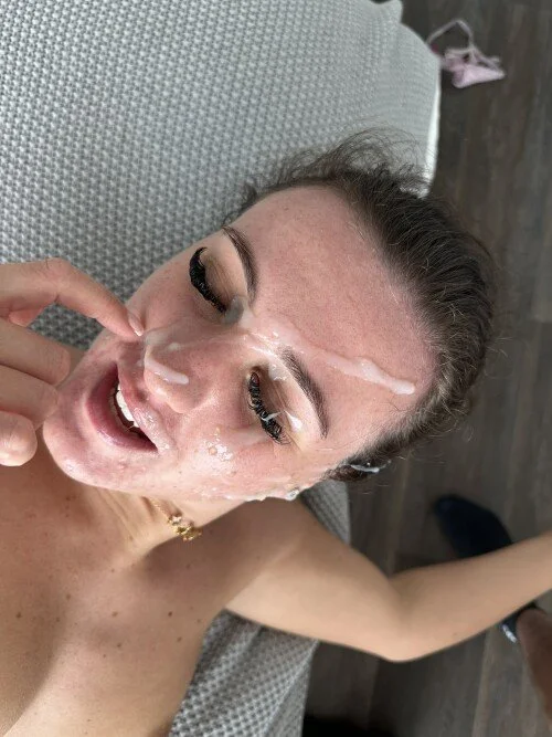 Sexy college slut Kayla exposed image 4