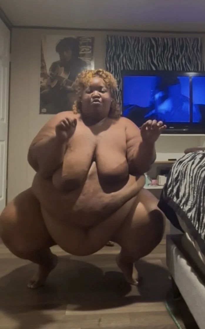 SSBBW MrzCupcakess88 Out the Vault image 5