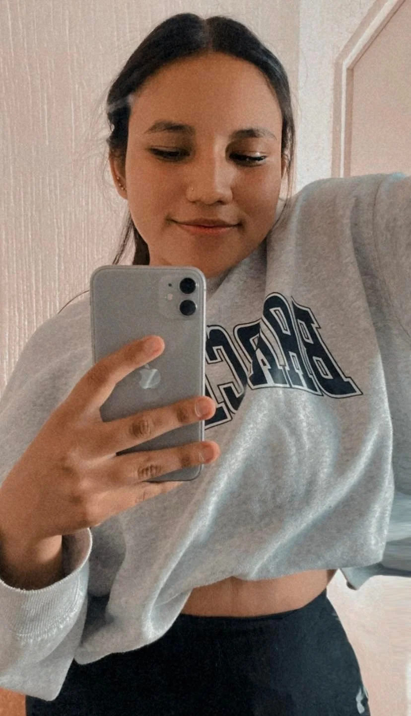 SHARING MY HOT GIRLFRIEND BECAUSE SHE'S TOO GOOD NOT TO SHOW OFF. image 2