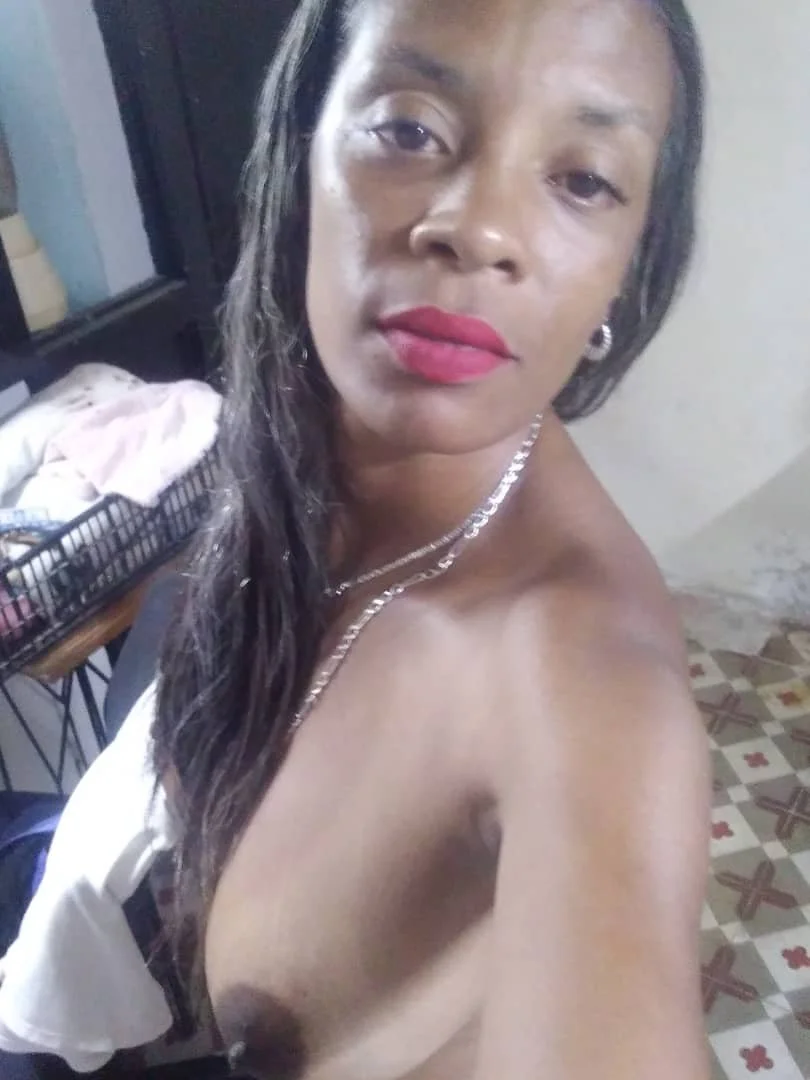PARA QUE SE LES PONGA DURA LA VERGA Y ME DEN SU LECHITA MUY CALIENTE EN MI BOCA image 2