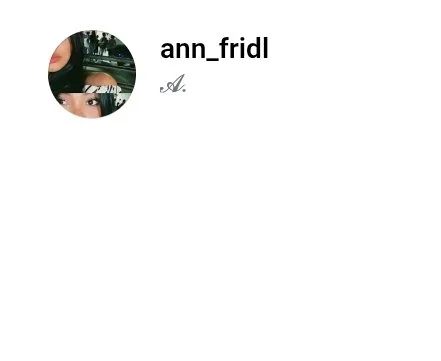 Ella quiere que le manden mensaje main image
