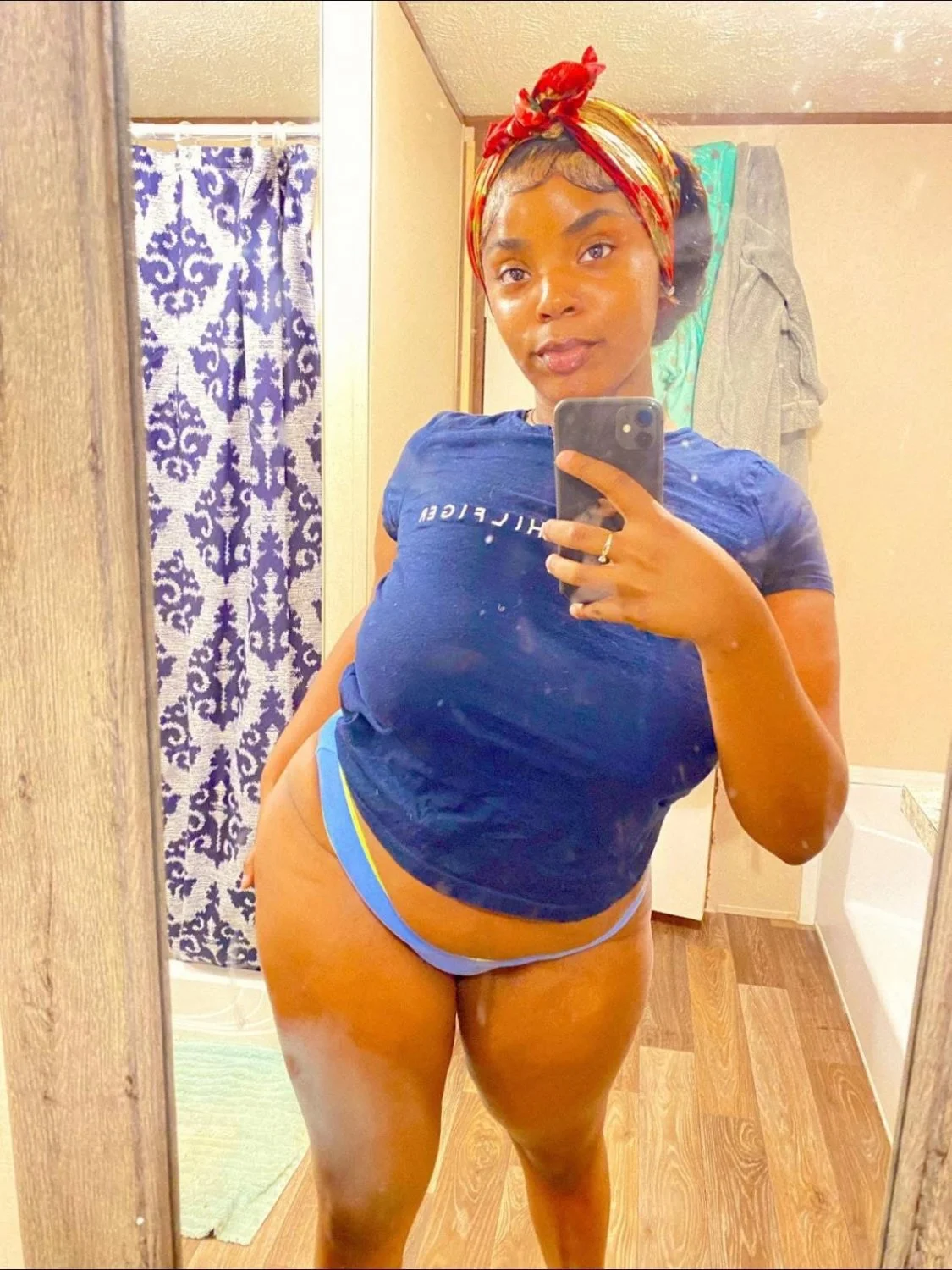 Made for gooning 💦🍆 And going balls deep ! image 4