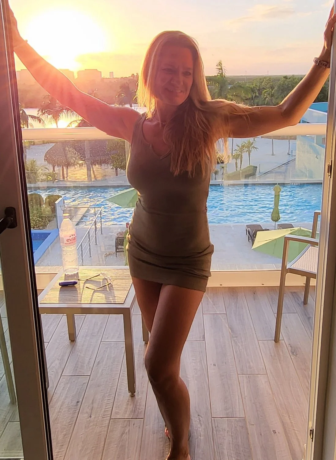 Fit wife on for ride, holds on, MILF image 7
