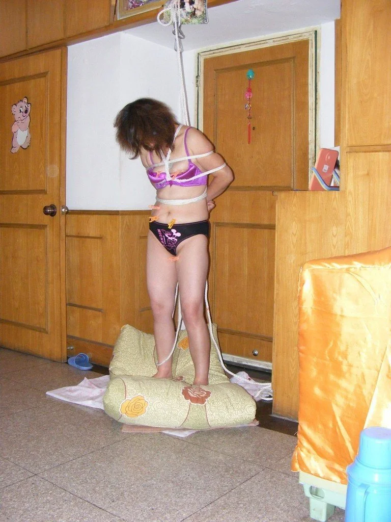 Chinese amateur milf 43 image 10