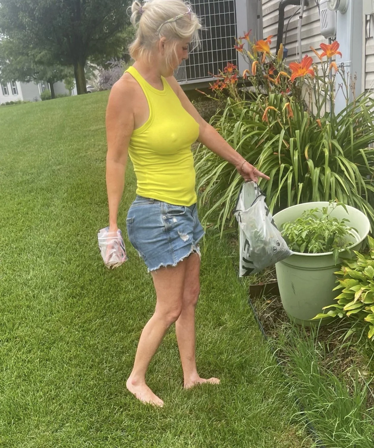 Repost if you like my tits! main image