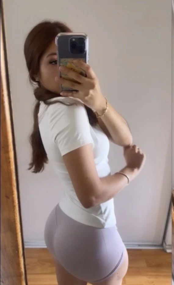 Latina Teen Gym Rat image 5