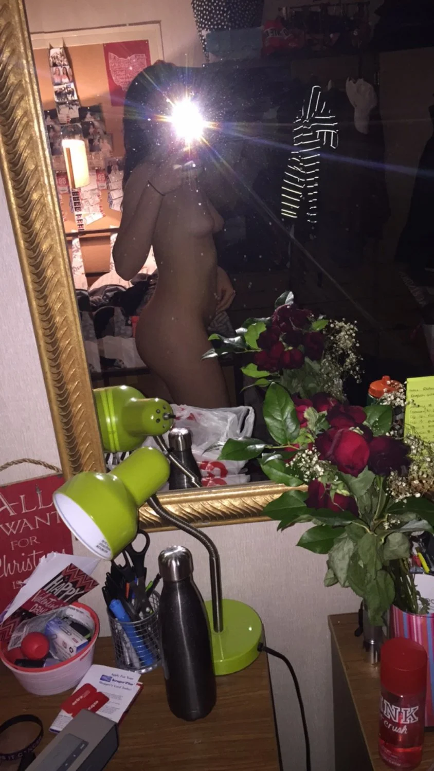 Sexy slut leaked and she loves to smile😊 image 12