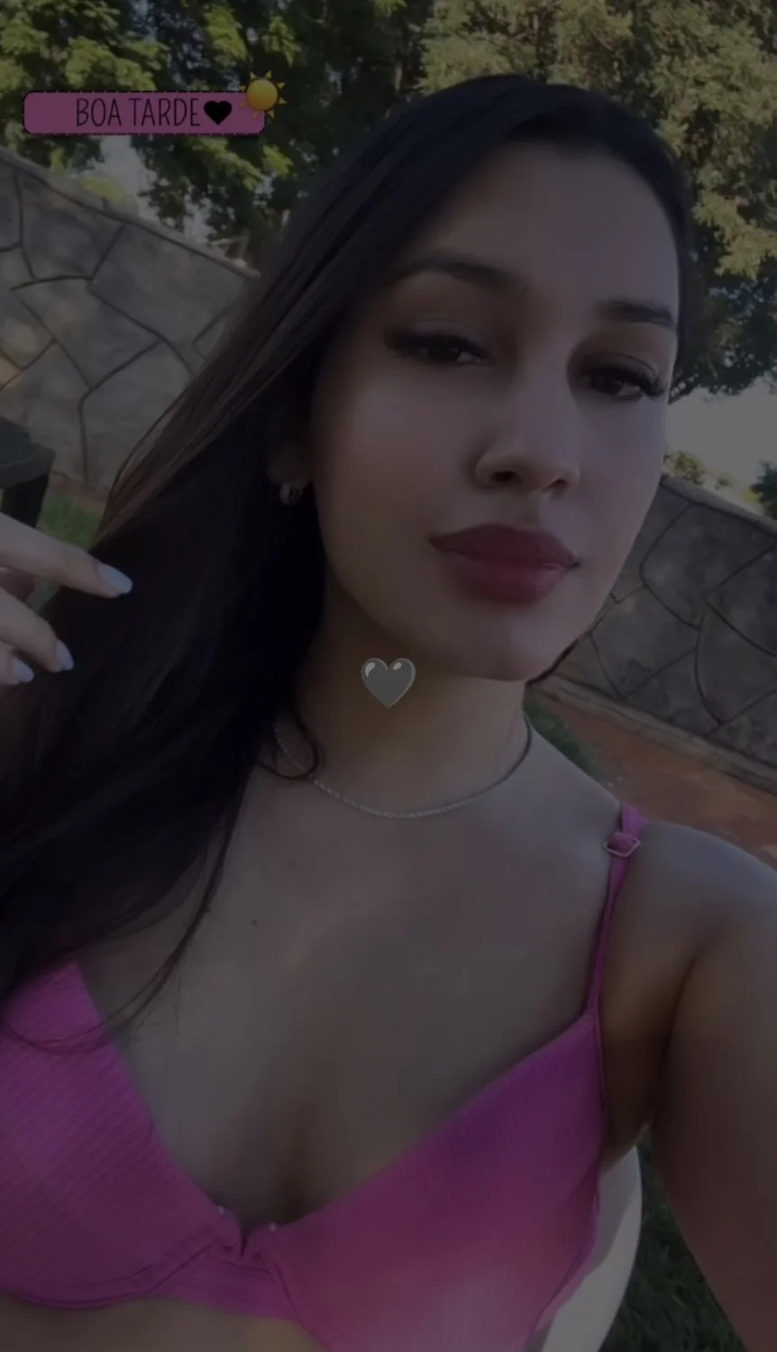 Morena chupando bem gostoso o pau do ex image 4