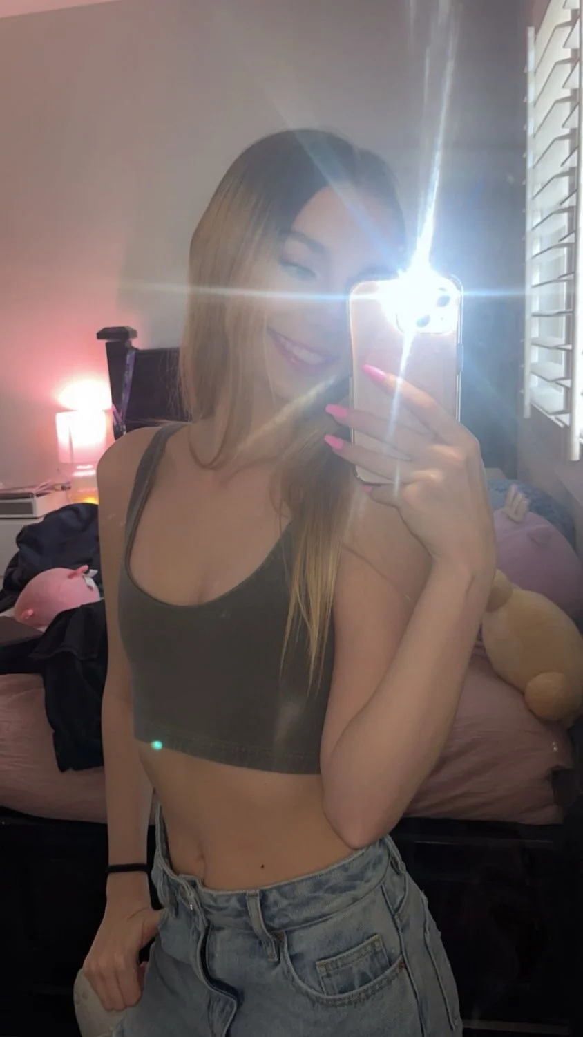 petite blonde webslut image 14