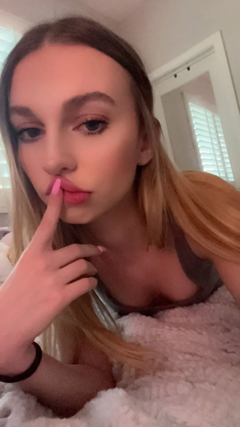 petite blonde webslut image 4