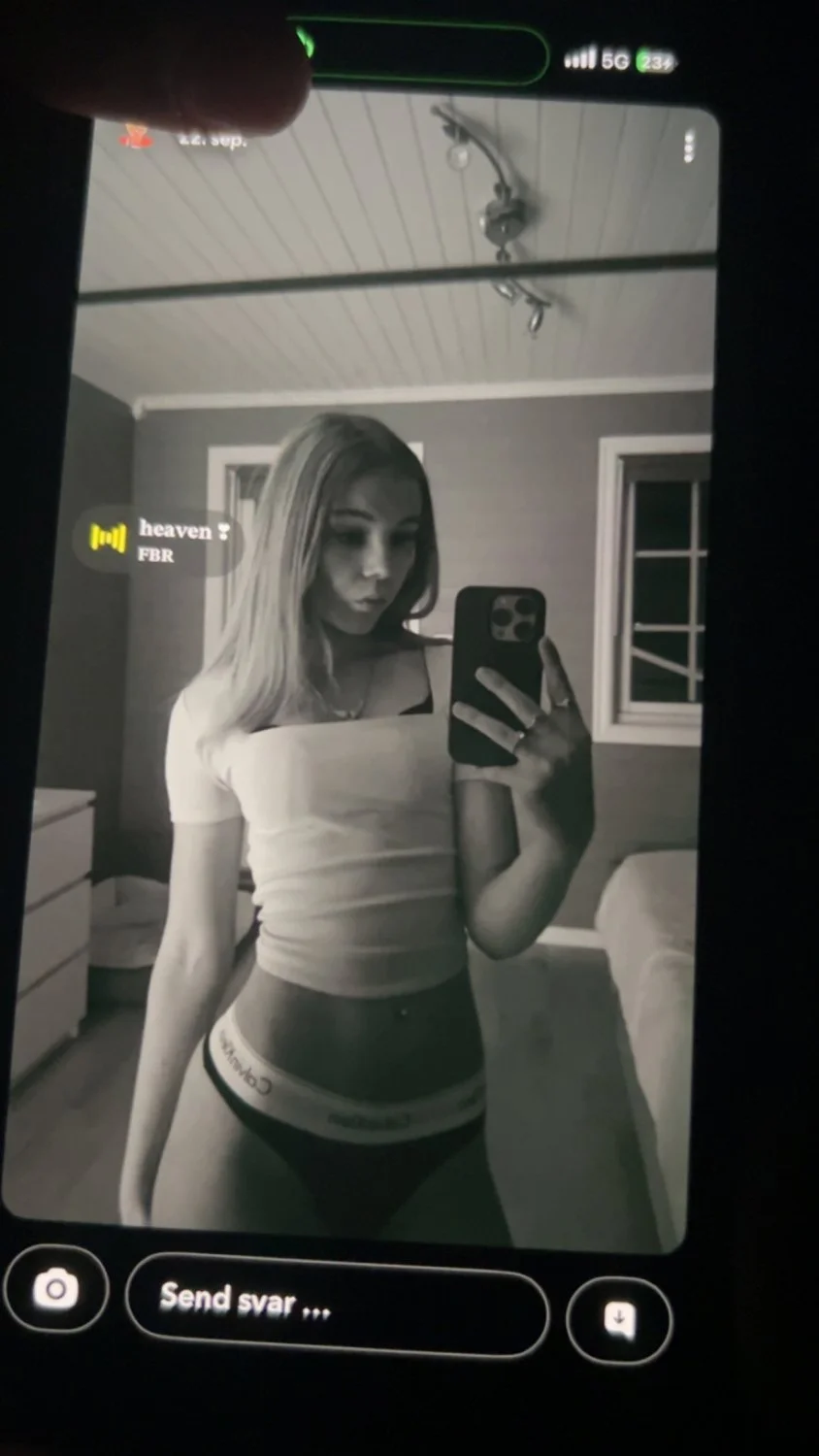 This slut sends nudes to otherd while she has a boyfriend legal slut image 5