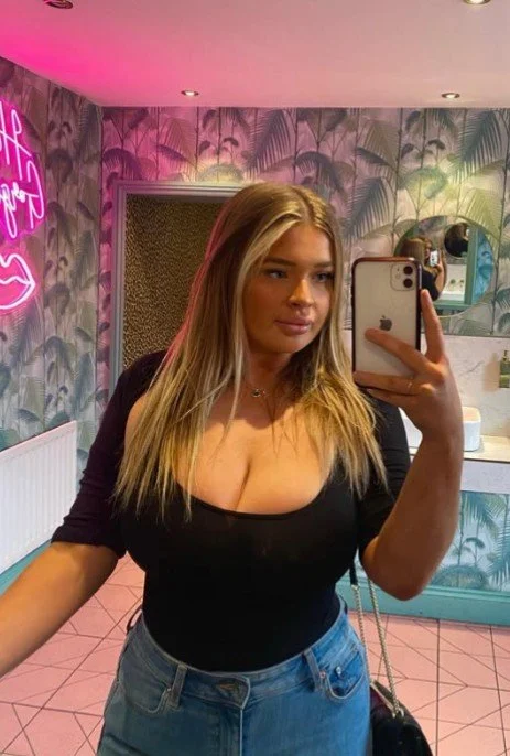 Busty Scottish Chav 22 image 14