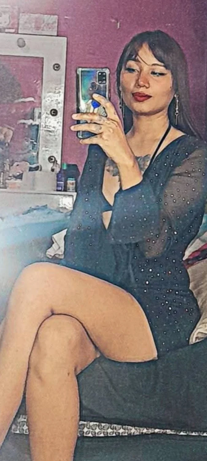 Puta Flakita de piel morena y sexy girl image 10