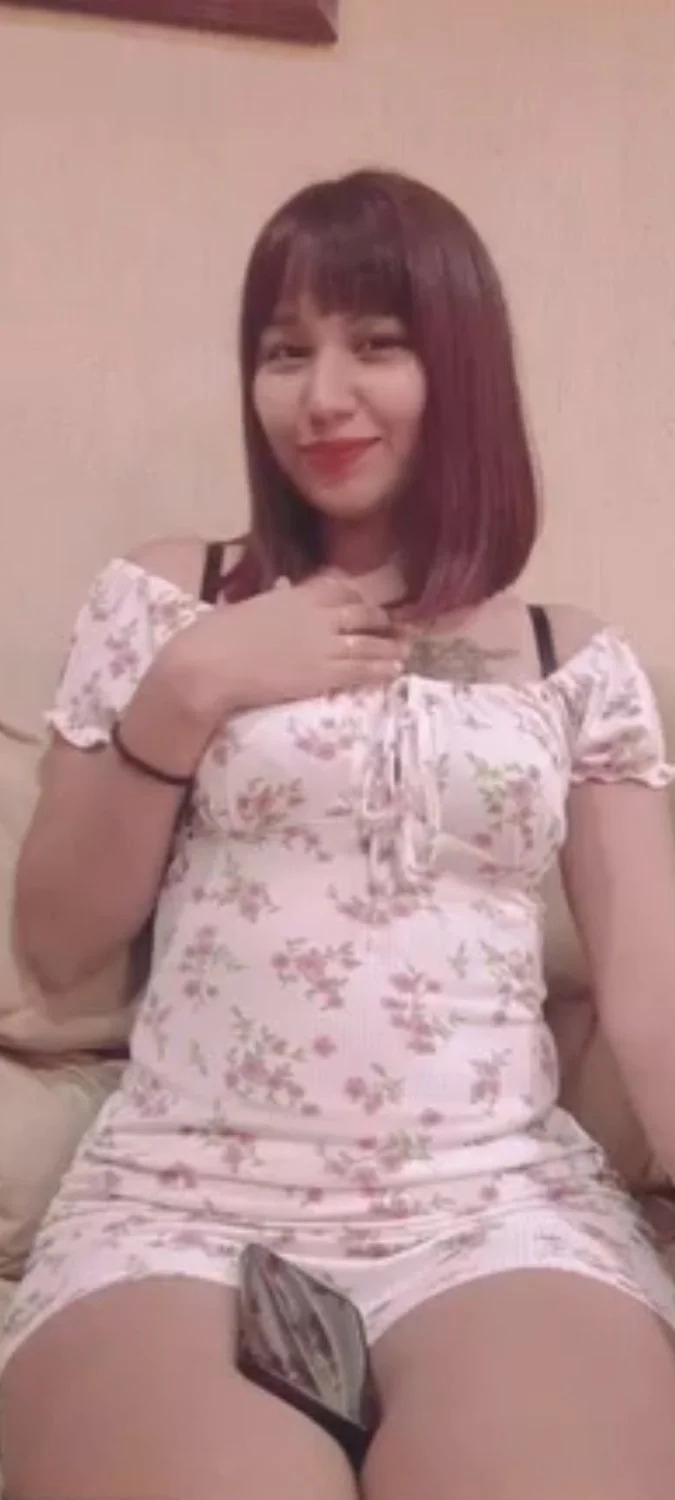 Puta Flakita de piel morena y sexy girl image 17