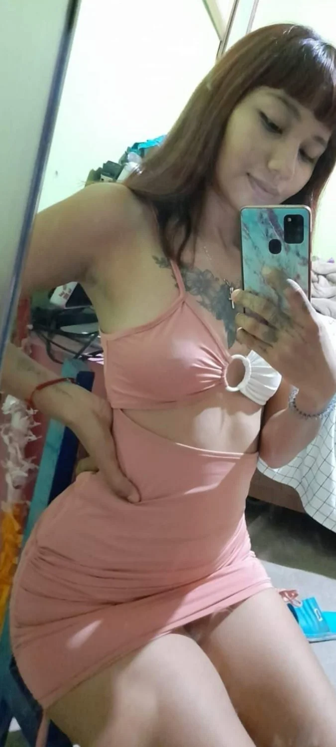 Puta Flakita de piel morena y sexy girl image 35
