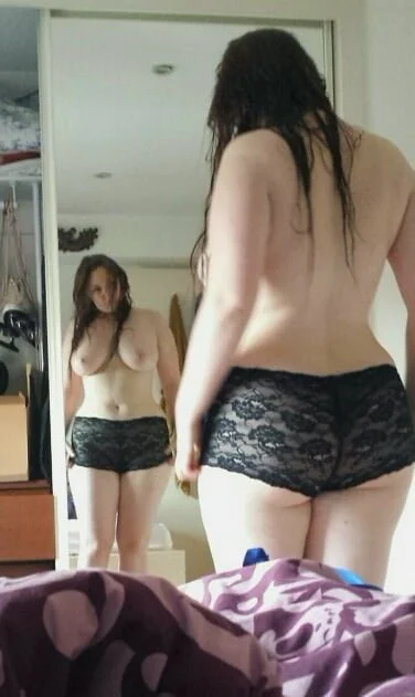 Jessica - UK Chubby Milf. (pic2) main image