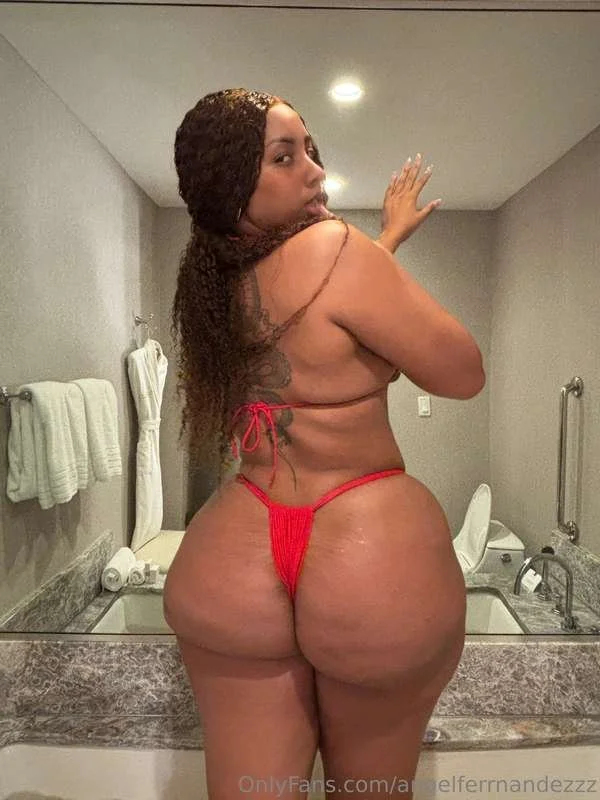 Thick 6 ft 7 Baddie Angel Fernandez😍😍🍑🍑 image 15