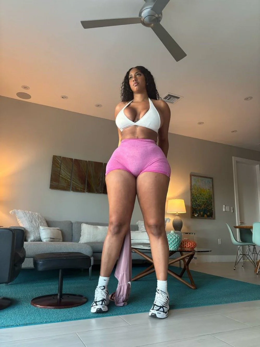 Thick 6 ft 7 Baddie Angel Fernandez😍😍🍑🍑 image 16