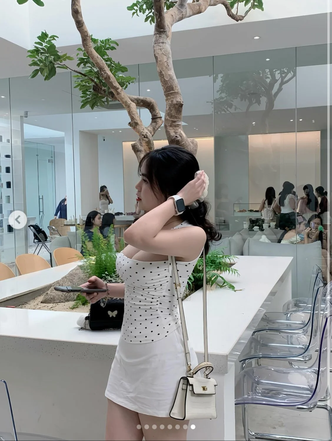 Con bạn thân cực múp đã v còn dâm nữa image 8