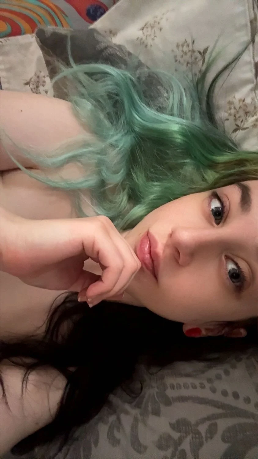 More for you to goon to, who wants to fuck her ? main image