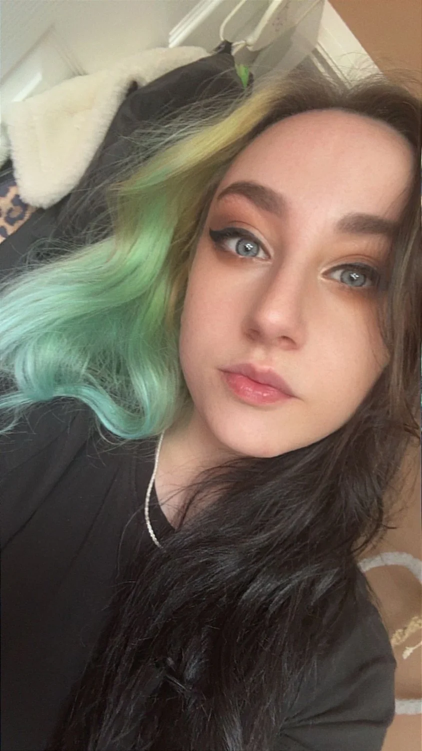 More for you to goon to, who wants to fuck her ? image 6