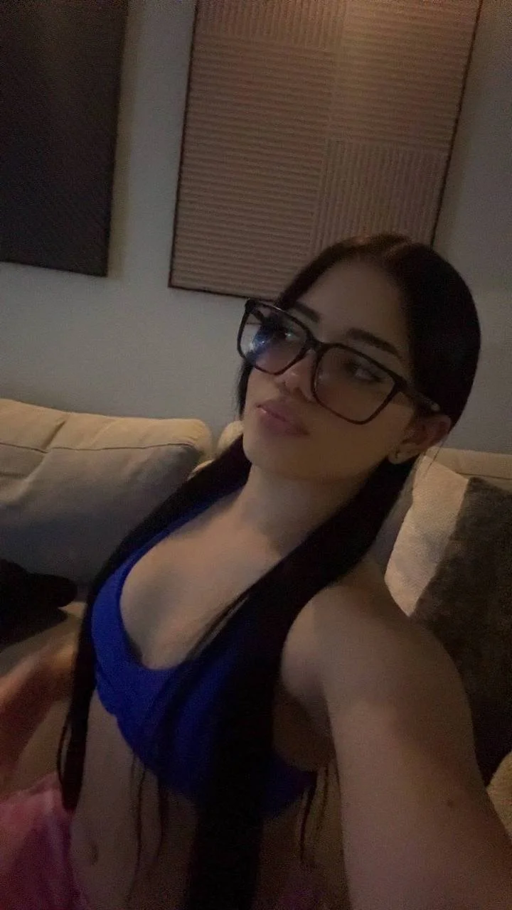 Anyone willing to do a cum tribute to her?? image 3