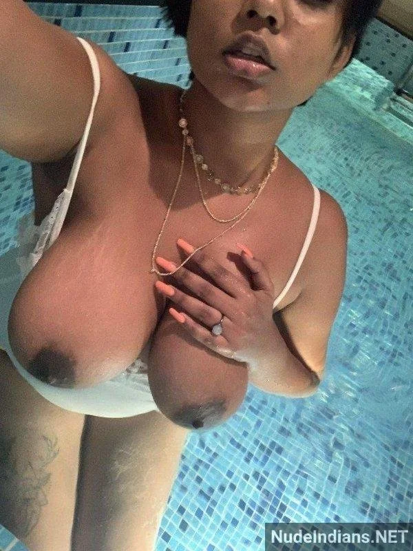 Indian girl show her boobs image 2