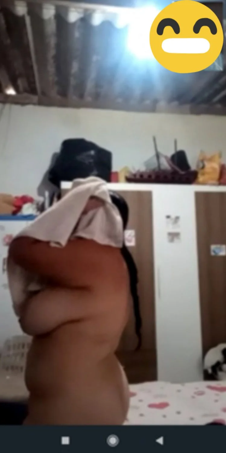 Chamada de vídeo com a minha amante gordinha gostosa image 16