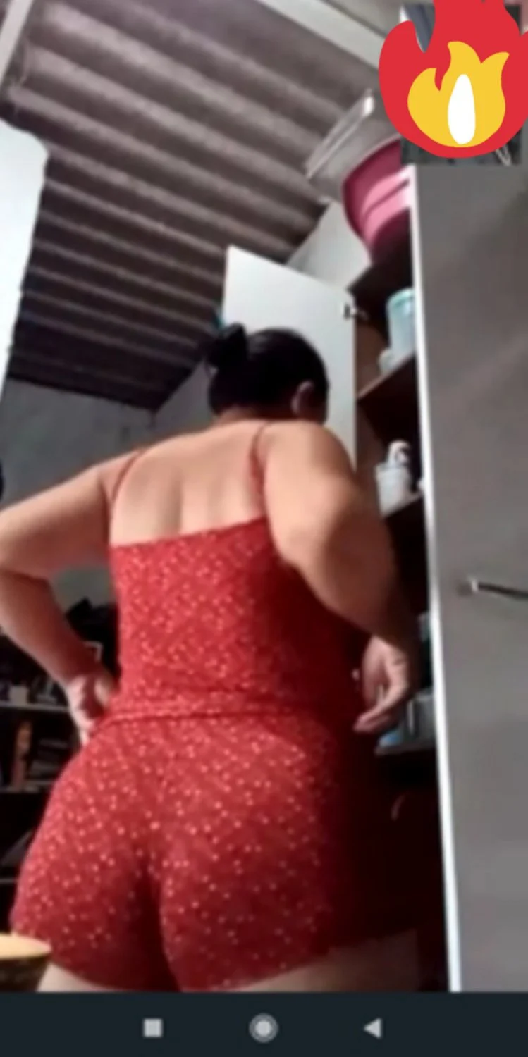 Chamada de vídeo com a minha amante gordinha gostosa image 31