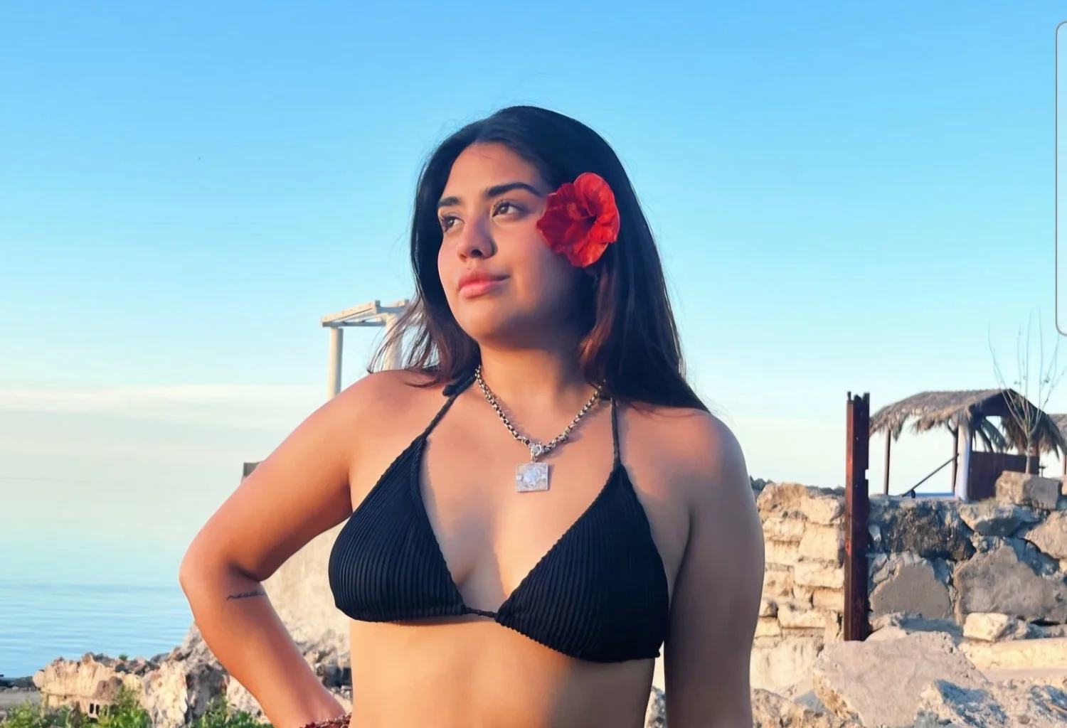 Valen tina gosta de exibir image 13