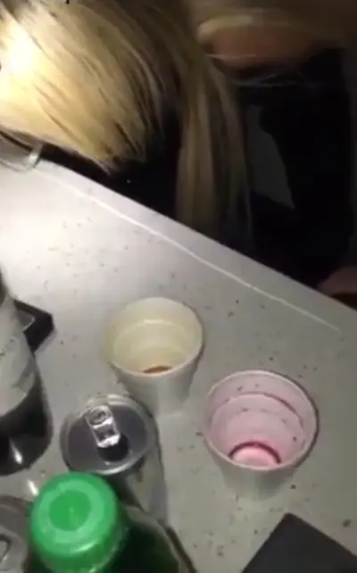 Amateur snorting Coc@ine Party Girl cover image