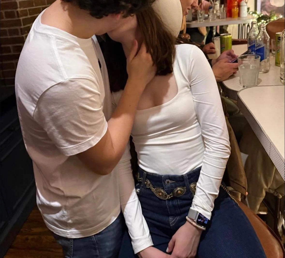 Más del novio cornudito que me entrego a la puta de su novia (2) image 11