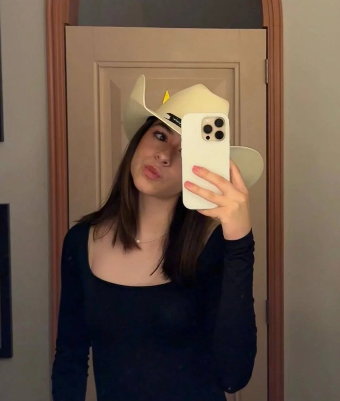 Más del novio cornudito que me entrego a la puta de su novia (2) image 44