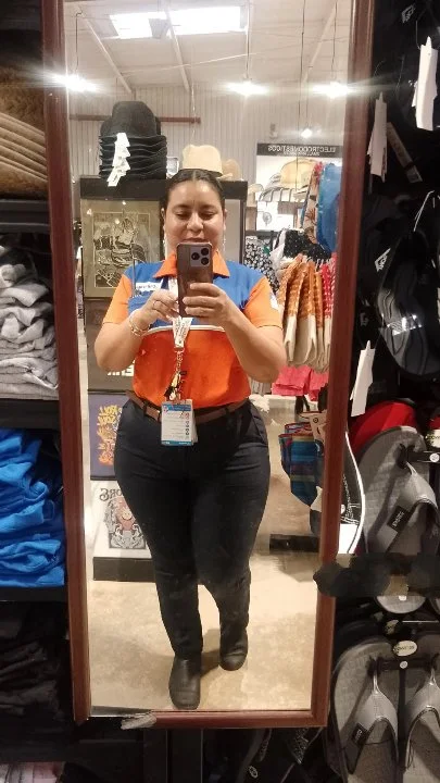 Tremendo culote de señora poblana de la tienda de netto image 2