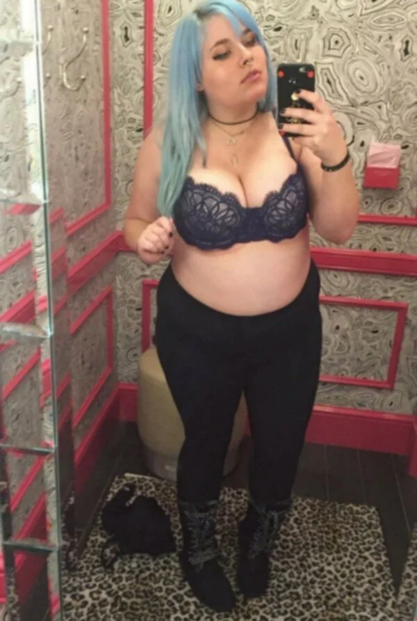 Fat slut Amber image 2