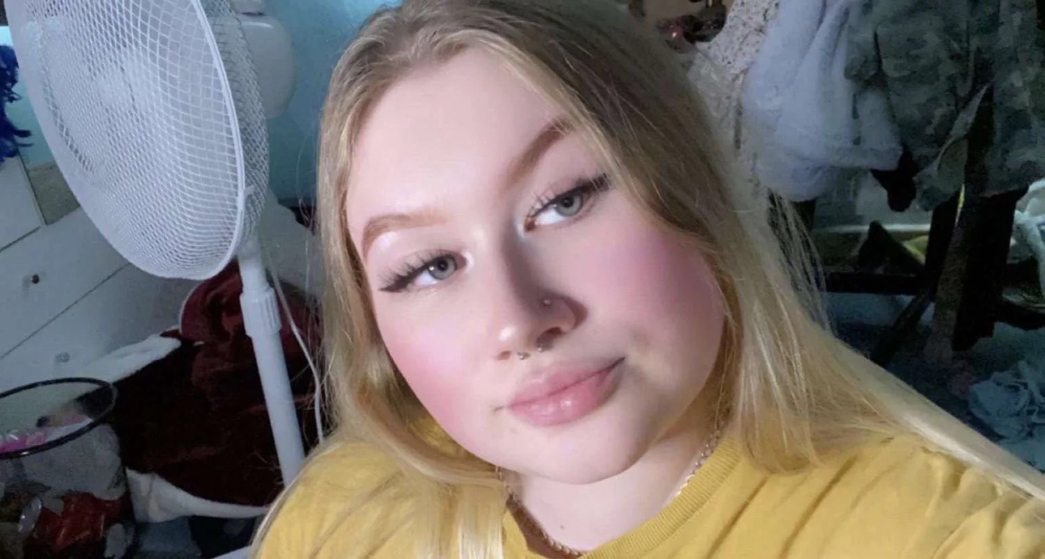 she needs dick, someone dm guess her name right win her for a night, starts with J image 5