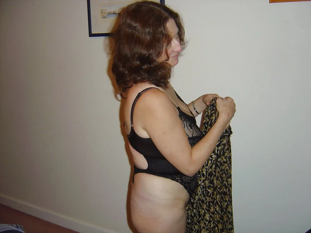 UK Wife Sophie image 2