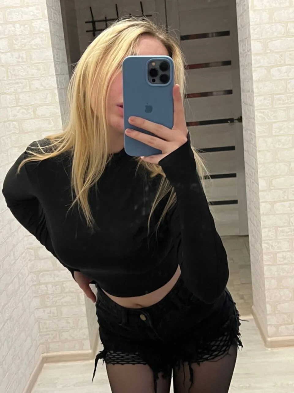 my gf sent these to her bff image 6