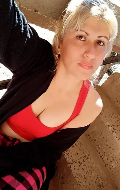 Linda rubia cover image