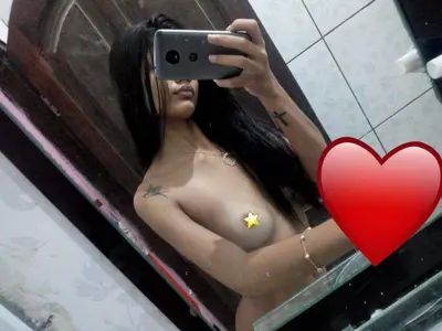 Novinha morena magrinha foi vazada pelo amigo! amador, vazou, vazados, erome cover image