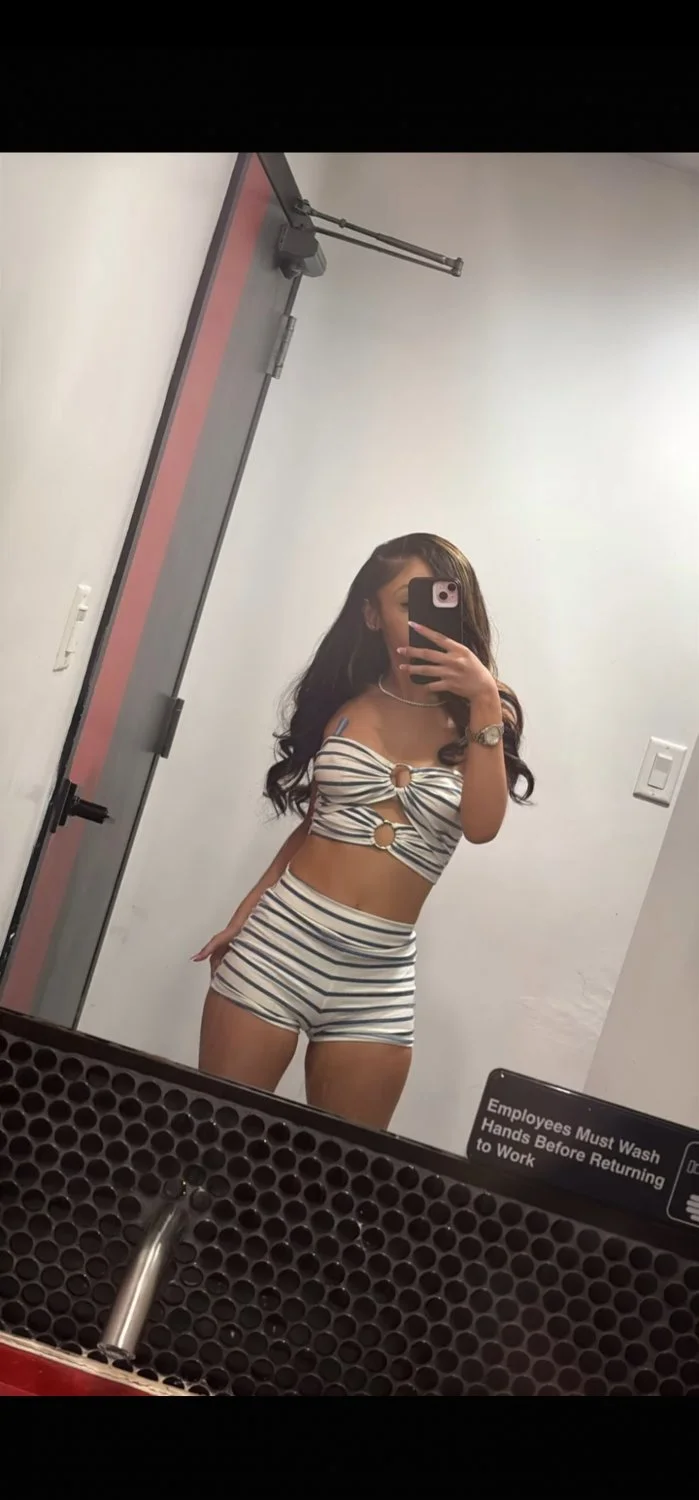 ariaunakylie anyone have her main image