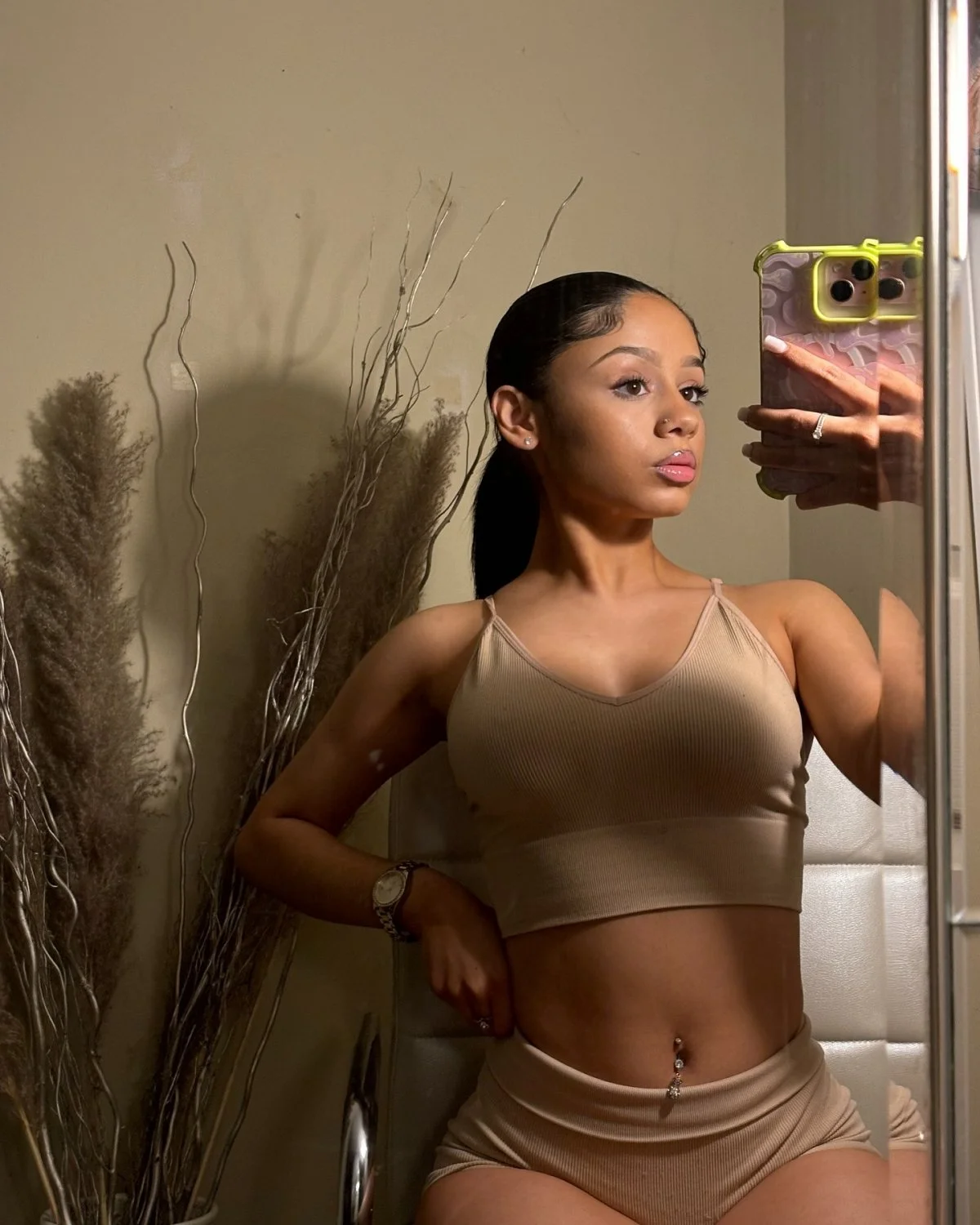 ariaunakylie anyone have her image 2