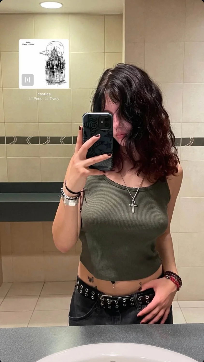 Looking for someone to paint an IRL with cum main image